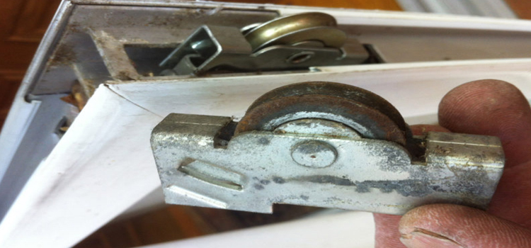 screen door roller repair in Fruit Cove